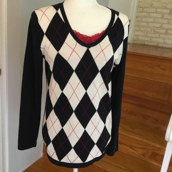Tommy Hilfiger Sweaters - NWT TOMMY HILFIGER ARGYLE SWEATER